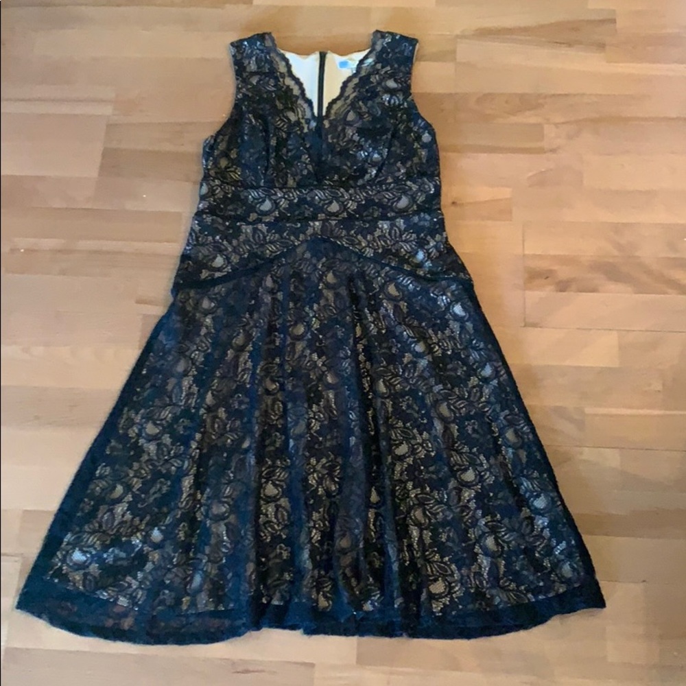 🌵Black and nude lace dress